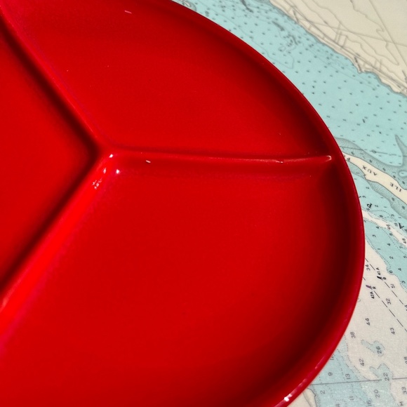 Retro Red Ceramic Peace Plate - Picture 3 of 5